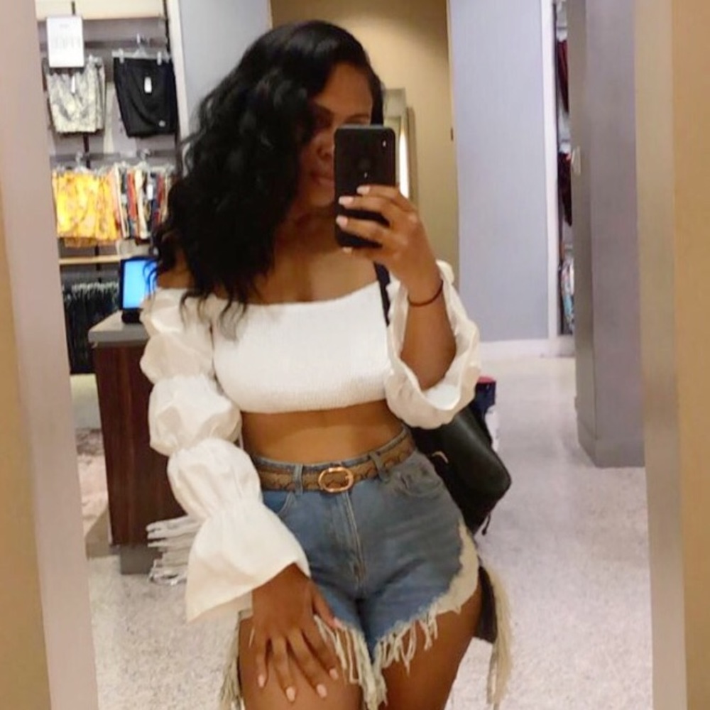 White scrunched bubble sleeve crop top